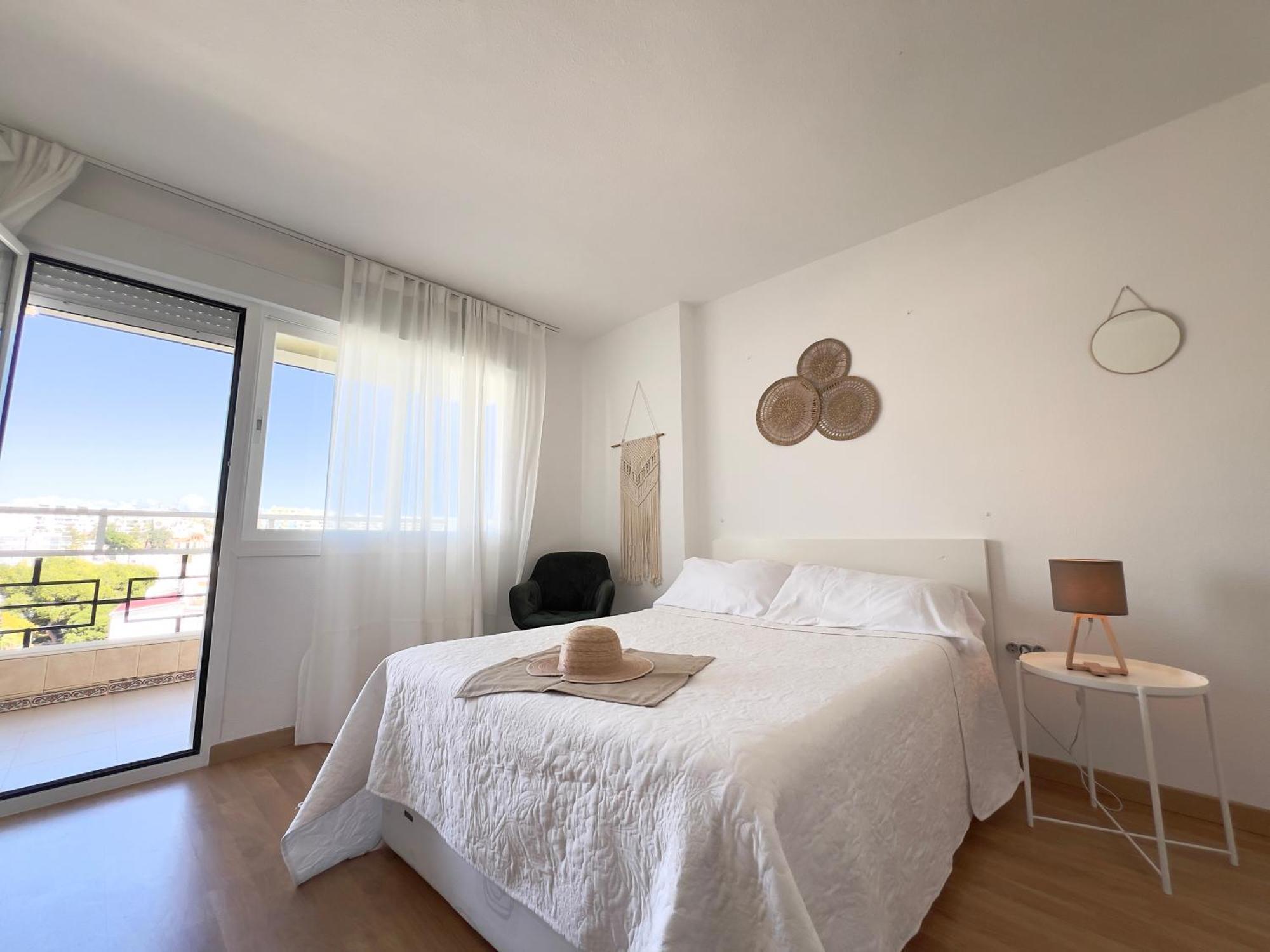 En Carihuela Con Vistas Y Plaza De Garaje, Nucleo Cristal Apartment Torremolinos Exterior foto