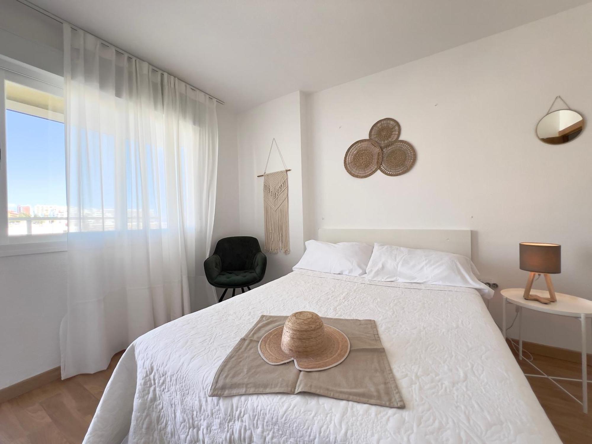 En Carihuela Con Vistas Y Plaza De Garaje, Nucleo Cristal Apartment Torremolinos Exterior foto